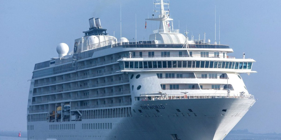 Blokada je prošlost : Prvi kruzer prošao kroz Ormuz nakon skoro dva meseca zarobljeništva