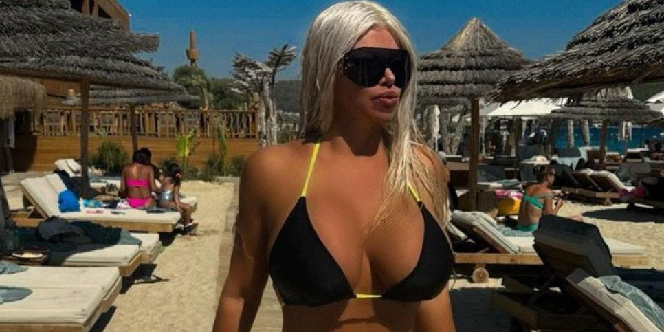 Vrelo izdanje Dare Bubamare iz kupatila! Pevačica na pragu šeste decenije, a grudi joj kao tempirane bombe