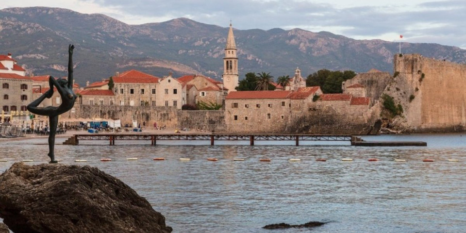 Crnogorci derikože: Skočile cene u omiljenom letovalištu Srba