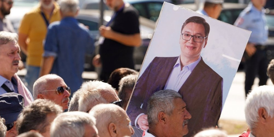 Važna poruka predsednika Vučića: Naša je obaveza da budemo uz svoj narod u Republici srpskoj i kada je lepo i kada je teško