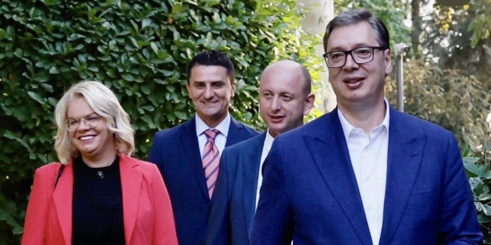 Predsednik Vučić podelio prve impresije: Važan sastanak o brojnim pitanjima od interesa za Srbiju i Crnu Goru! (FOTO)