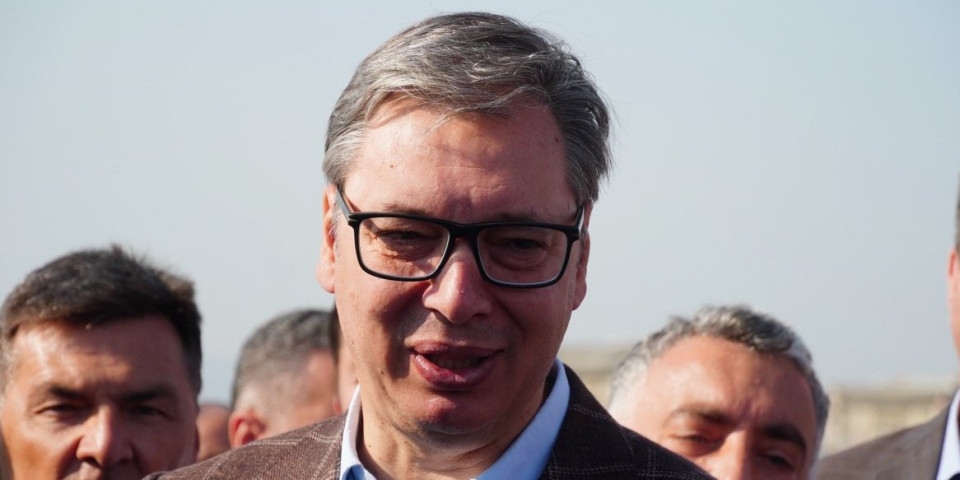 Vučić nastavlja posetu Podrinju! Predsednik Srbije obilazi radove na rekonstrukciji mosta na graničnom prelazu Karakaj!