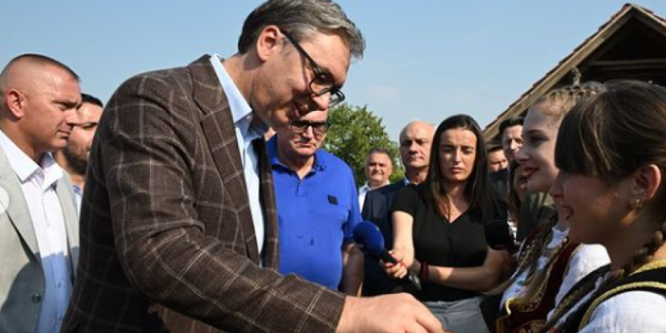 Hvala vam svima na gostoprimstvu! Vučić se obratio iz Podrinja: Srbija će učiniti sve da ubrzano idemo napred (FOTO)