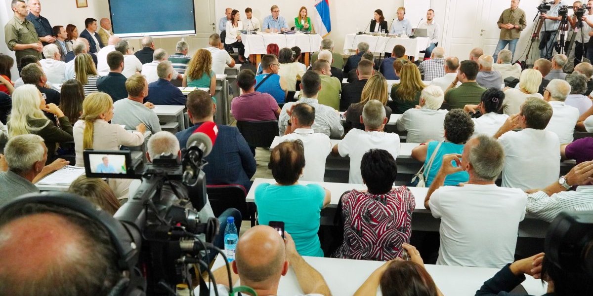 Predsednik Vučić obećao put Milanu iz sela Gornje Košlje pod jednim uslovom! Ti svoje uradi, a ja ću svoje