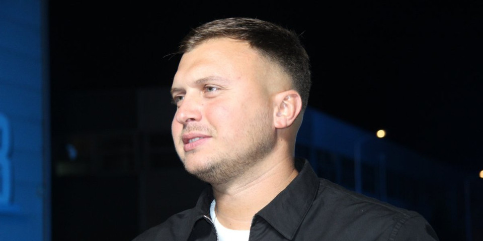 Puk'o akvarijum oko Stefana Karića: U provodu sa 10 lepotica, uhvaćen u akciji (VIDEO)