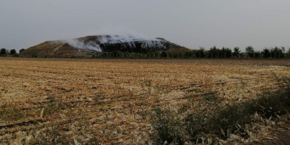 Lokalizovan požar u Kikindi! Gorela deponija (FOTO)