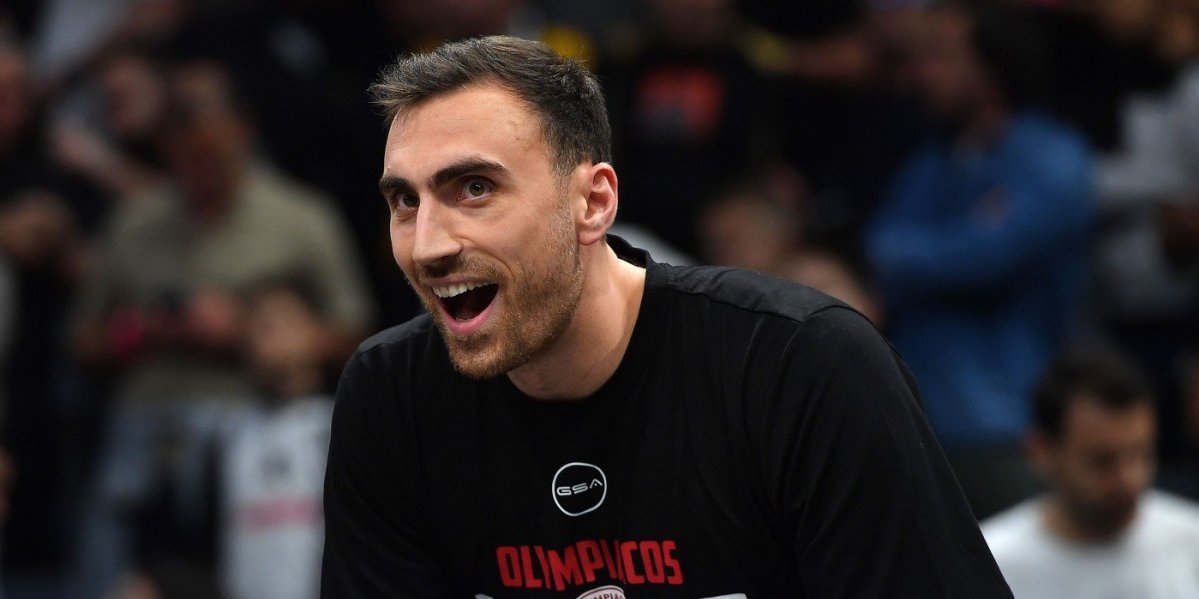 U Africi nikad toplije: Milutinov i atraktivna brineta zapalili mreže (FOTO GALERIJA)