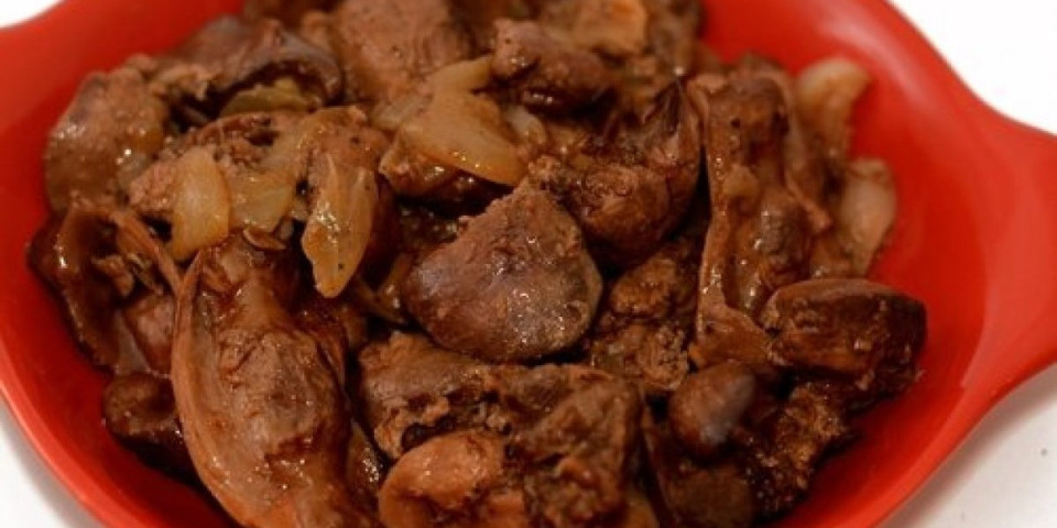 Džigerica će biti meka kao duša i sočna: Pospite je pre prženja 1 namirnicom i imaće ukus bolji nego ikada