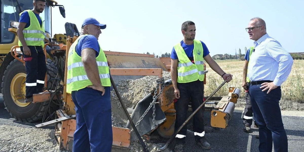 Vesić: Nastavljamo da ulažemo u putnu infrastrukturu i poboljšavamo život građana