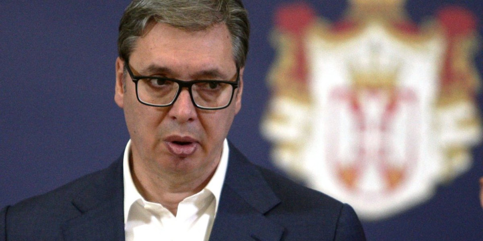 Čast, poštenje, odlučnost i odgovornost! Predsednik Vučić čestitao 16. novembar - Dan Kopnene vojske i pešadije