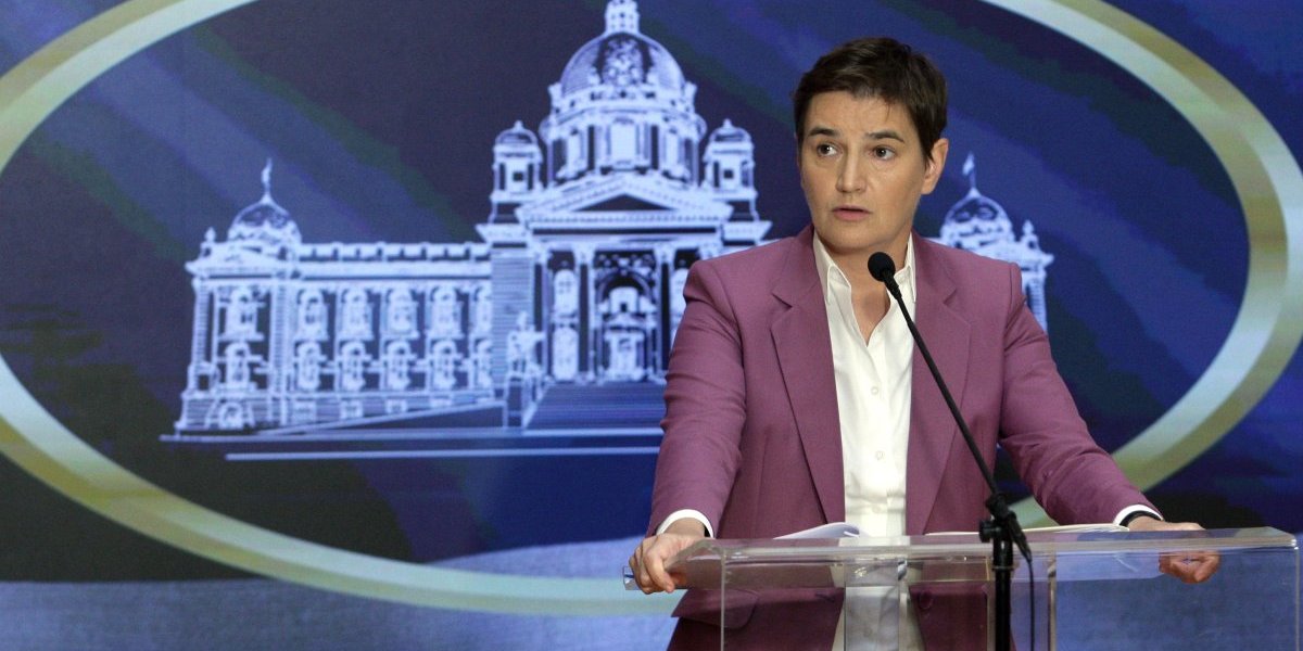 Ana Brnabić patosirala profesorku Đorđević: Opozicija da predloži zakon o zabrani električne energije zbog guranja prsta u utičnicu