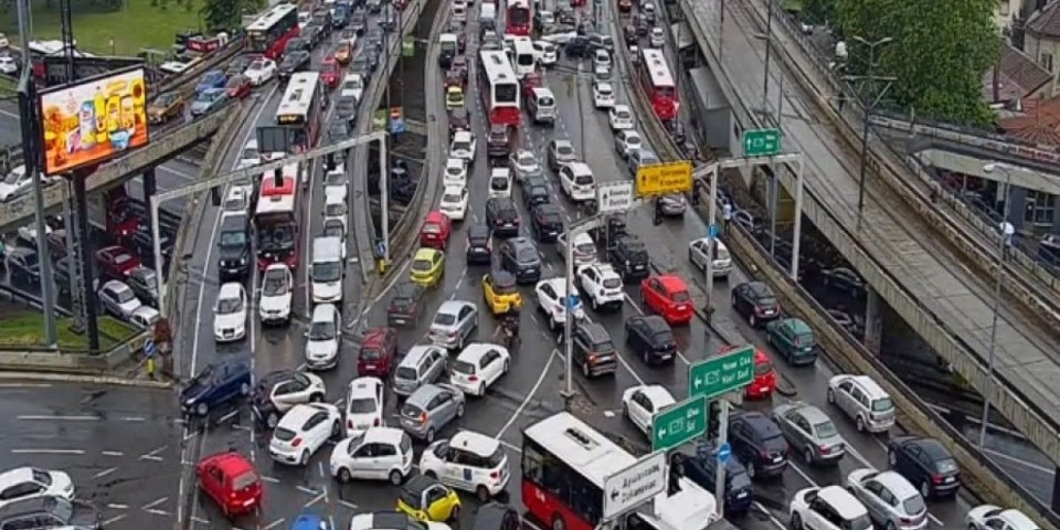 Svakodnevno vozite ovim kružnim tokom, a ne znate njegovu tajnu: Evo šta krije Autokomanda