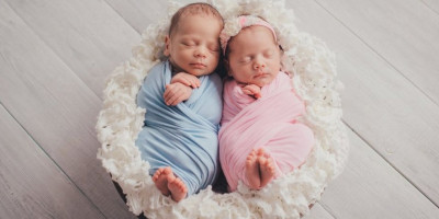 Roditelji u Srbiji sve češće detetu daju ime po preminulom pretku. Neki to praktikuju kako bi odali počast i nastavili porodičnu lozu, dok postoje i oni koji iz straha da će im dete imati istu sudbinu kao pradeda ili prababa, ni ne pomišljaju na tako nešto.