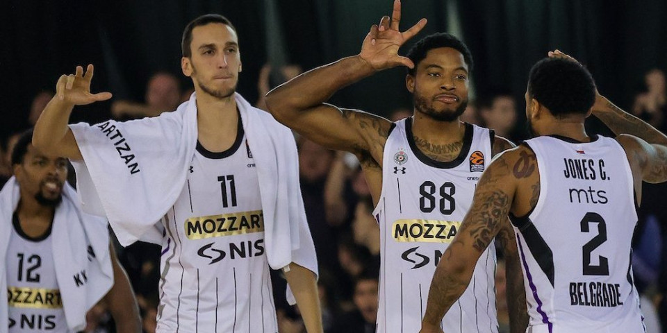 Partizan poražen od Anadolu Efesa! Dobro poznata triler završnica crno-belih! (FOTO)