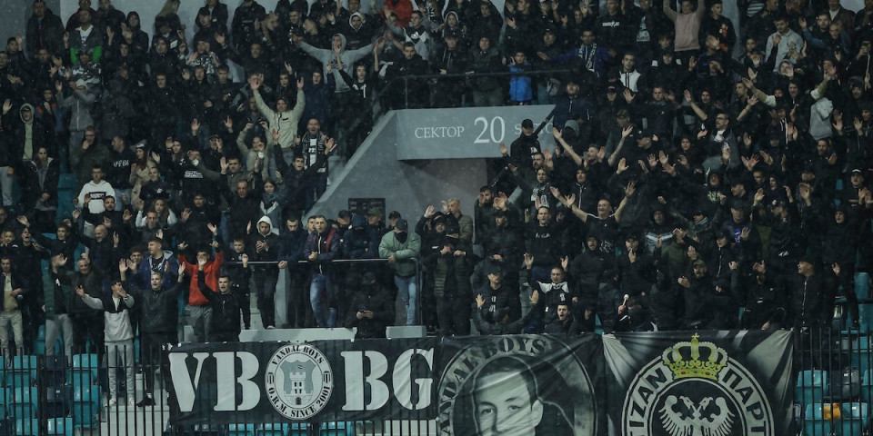 "Partizan je na dnu! Jel vas Terza plaća? Zločinačka uprava, tragedija"! Nikad brutalniji "grobari" posle nove bruke (FOTO)