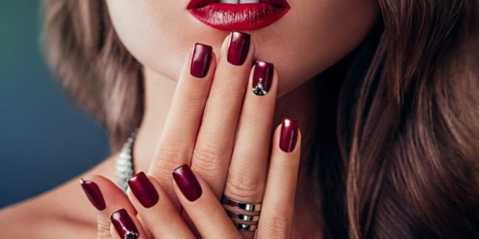 Gel lak u trudnoći – Da li ugrožavate bebu zbog lepih noktiju?