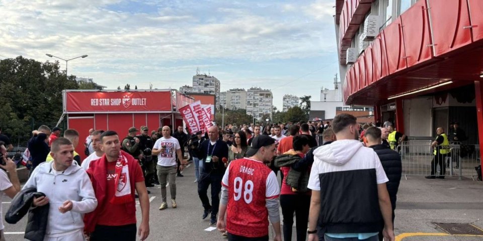 Zvezda podseća "delije": Sezonske ulaznice po istim cenama