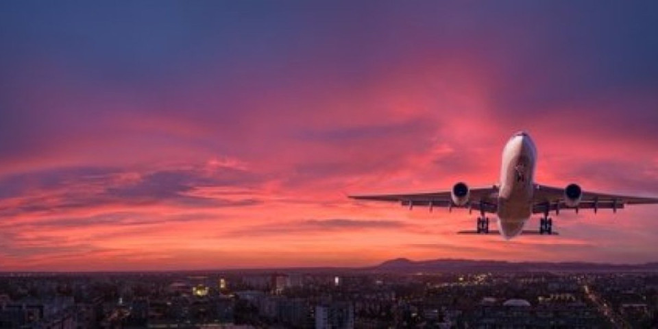 Hitno! Odložen let iz Dubaija za Beograd