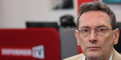 Nebojša Bakarec, narodni poslanik Srpske napredne stranke, u kolumni izneo stav nakon terorističkog napada ispred Narodne Skupštine, a tekst prenosimo u celini.