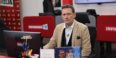 Nebojša Bakarec, poslanik i član Predsedništva SNS, osvrnuo se na trenutni raskol opozicije i tzv. studenata odnosno blokadera.