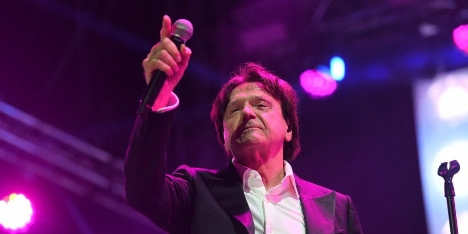 Čolina bivša došla na koncert u Sarajevu - Emotivan susret, pao i poljubac (VIDEO)