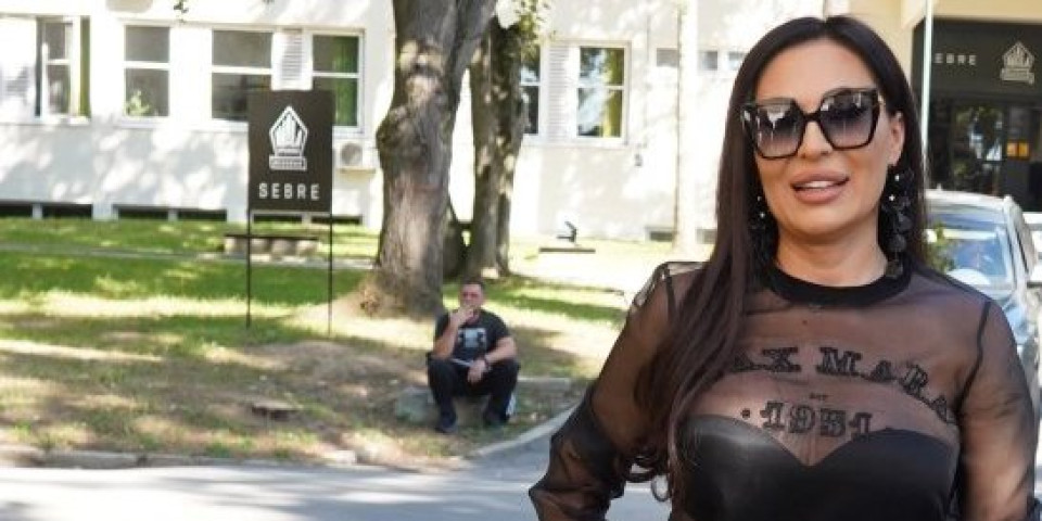 Ostavili je bez reči! Ceca se rasplakala na koncertu u Sloveniji, nije mogla da veruje šta su joj priredili: "Uspeli su u tome da me..."