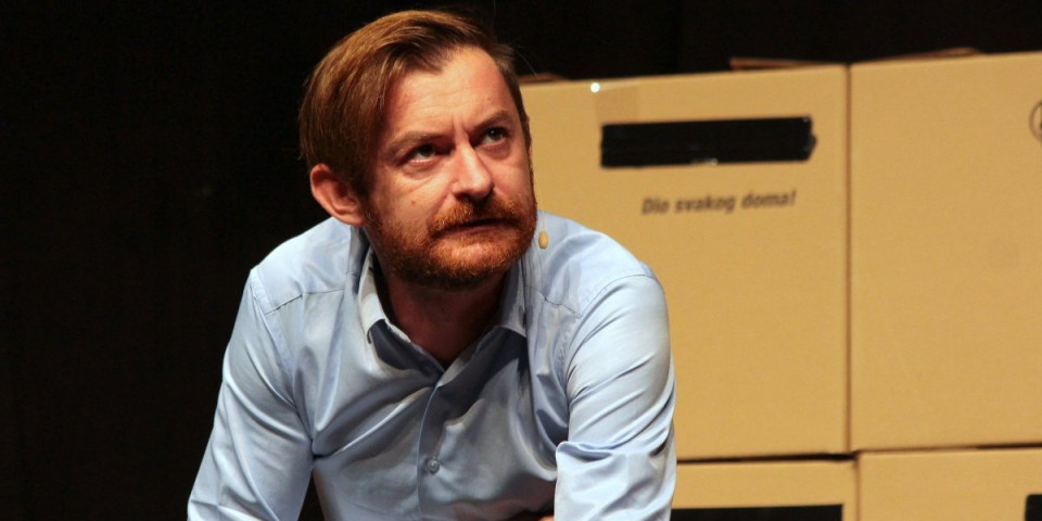 Nakon presude za pedofiliju glumac iz serije "Lud, zbunjen, normalan" se odrekao nagrade