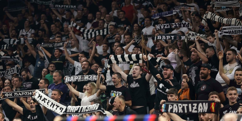 "Grobari" u transu, Partizan ima majstora za dalekometnu paljbu! Lakić ne promašuje sa pola terena (VIDEO)