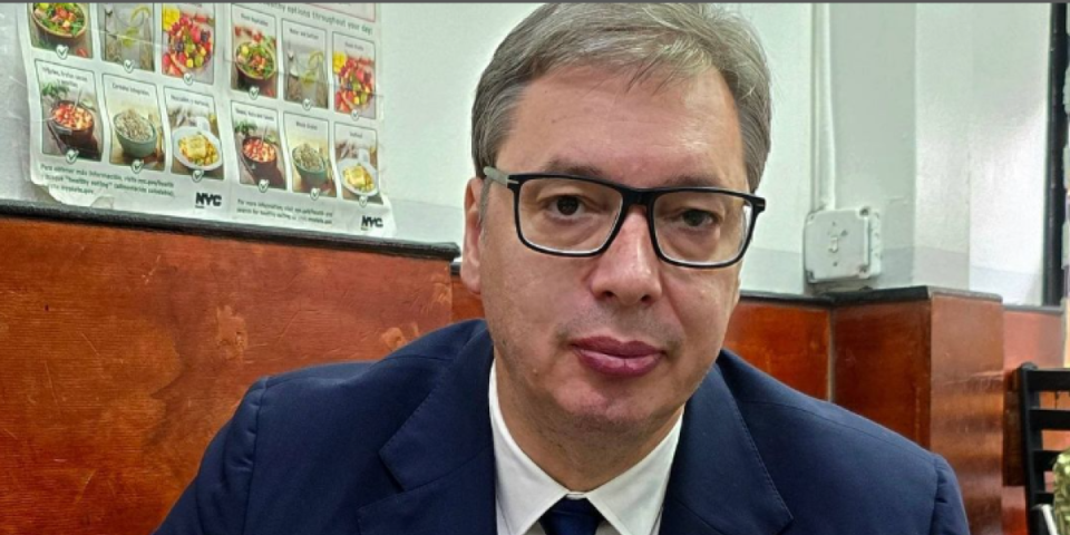 Predsednik Vučić probao meksičke tortilje: Kažu da su ljute da Bog sačuva, ali nisu Meksikanci još bili u Leskovcu! (FOTO)