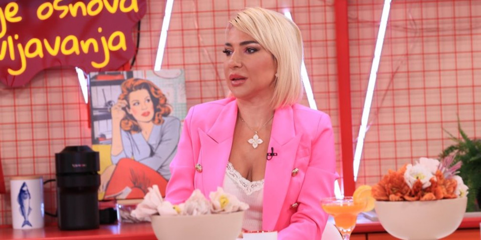 Jovana Jeremić nauljena: Digla nogu na skupu mečku, u ovaj detalj svi gledaju
