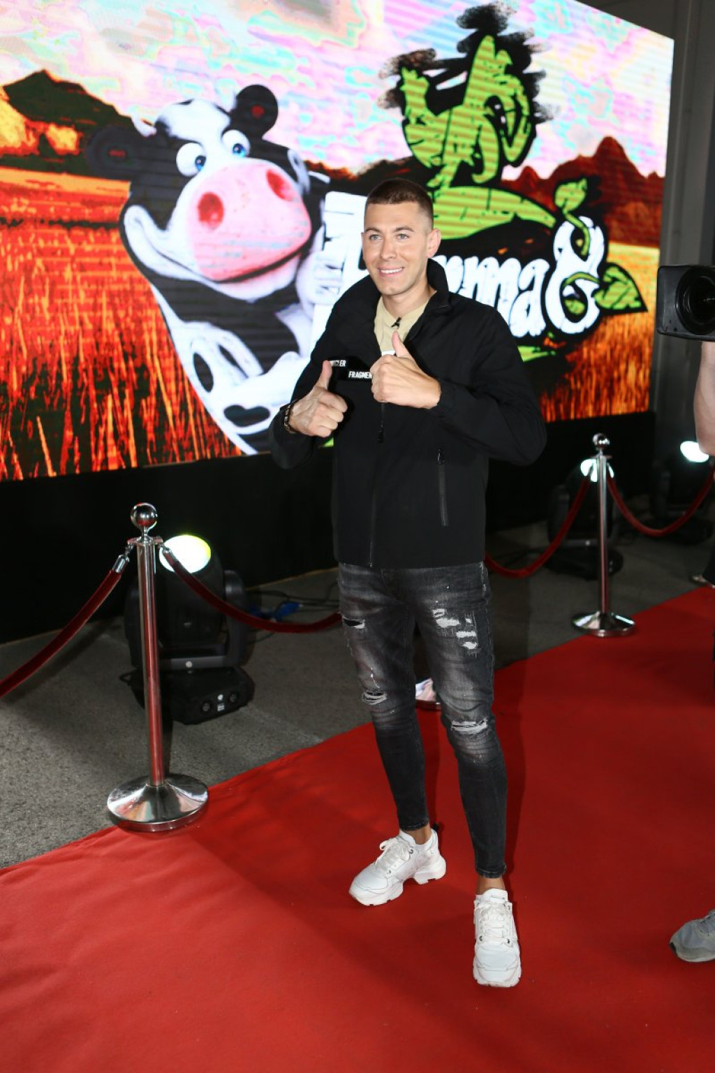 Bivši zadrugar urnisao Asmina Durdžića: "Glumi moćnika, a duguje 15.000 dinara"