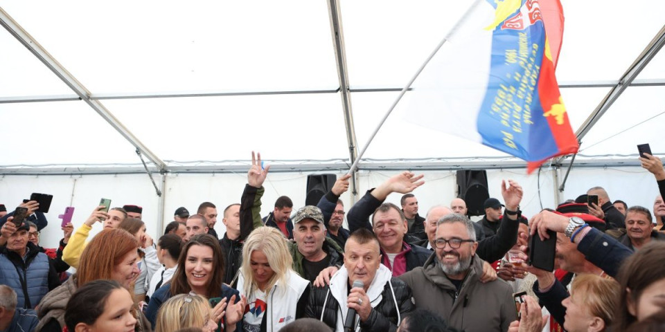 Tradicionalni Zbor Krajišnika: Velika svečanost u Kovilovu - Vučko poveo kolo (FOTO/VIDEO)