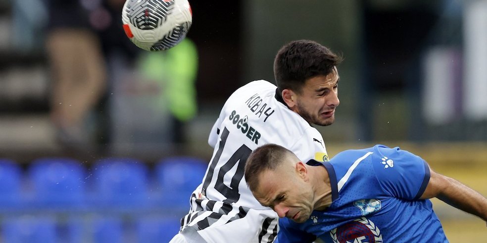 (UŽIVO) Poluvreme u Lučanima: Mladost iz penala smanjila prednost Partizana! (VIDEO)