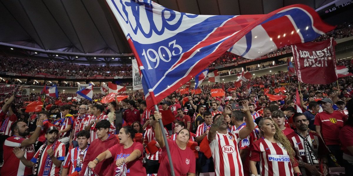 Haos u Madridu! Navijači Atletika pobesneli i prekinuli derbi (VIDEO)