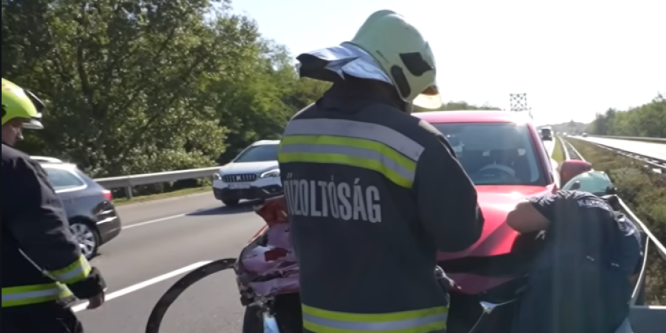 Srpski jutjuberi doživeli saobraćajku u Mađarskoj! Auto zgužvan kao konzerva, evo u kakvom su stanju (FOTO)