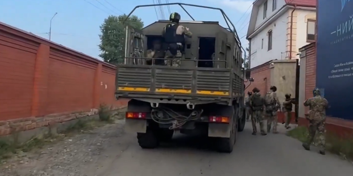 (VIDEO) Žestok obračun u Rusiji! Hitna akcija svih službi: FSB udario na veoma opasnu grupu, ima ranjenih!