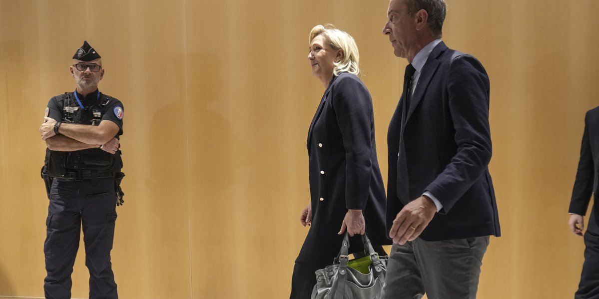 (FOTO) Kreće hajka na Marin Le Pen! Počelo suđenje liderki Nacionalnog okupljanja