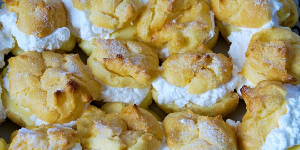 Princes krofne sa vanila kremom: Hrskava korica i punjenje koje se topi u ustima