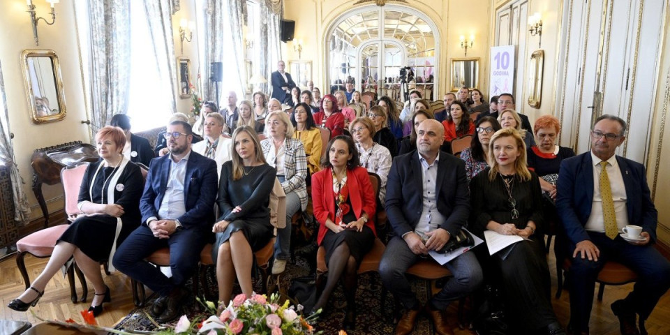 "Daj pedalu raku" panel koji je probio granice naše zemlje: Njihov glas daleko se čuje, a podrška ženama još dalje (FOTO)