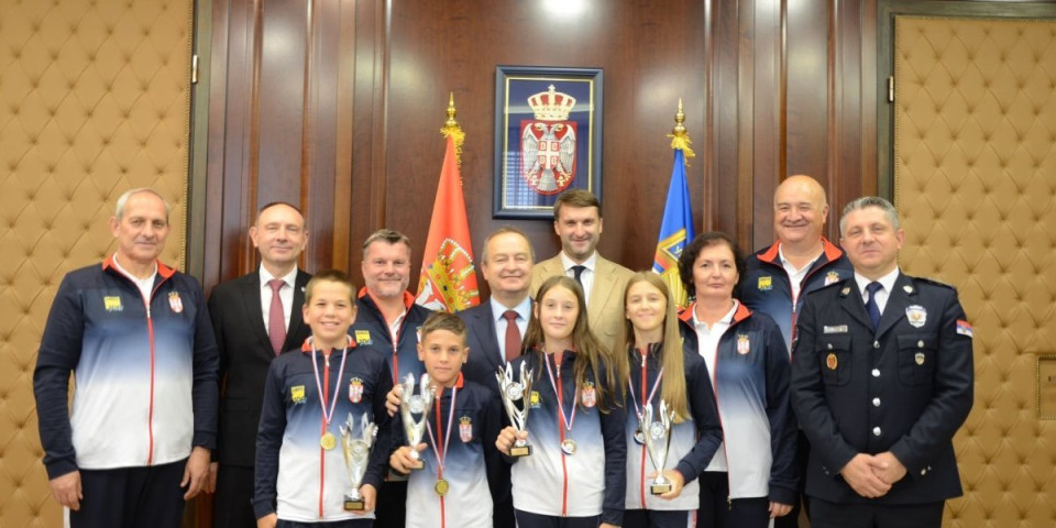 AMSS reprezentativci – vicešampioni Evrope u poznavanju saobraćaja na svečanom prijemu u MUP-u (FOTO)