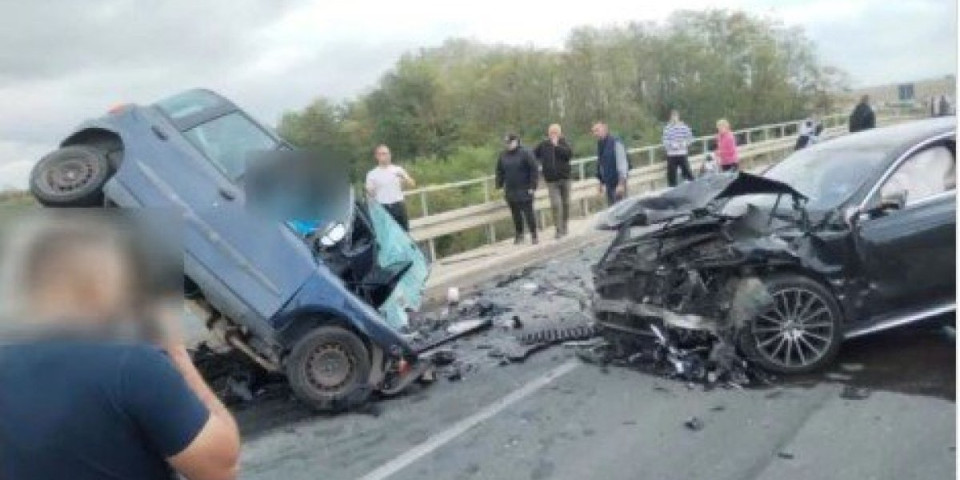 Poznato stanje devojčica povređenih u Bačkom Petrovcu! Majka im nastradala, otac teško povređen (FOTO)