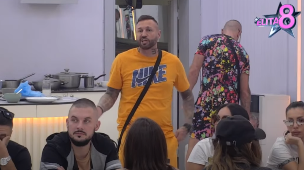 Đole gledao u dlan i sledio sve! Aneli upozorio na tešku bolest, a njemu rekao da umire u šezdesetoj - Nastao muk