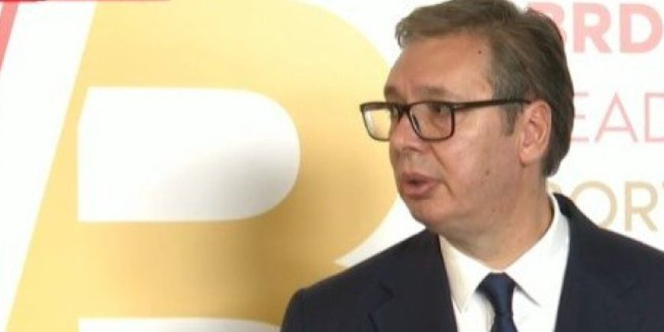 ŠTA JE SRBIJA LOŠE URADILA CRNOJ GORI?! Vučić grmi u Tivtu: Priznali ste "Kosovo", a opet ste nešto ljuti na nas!