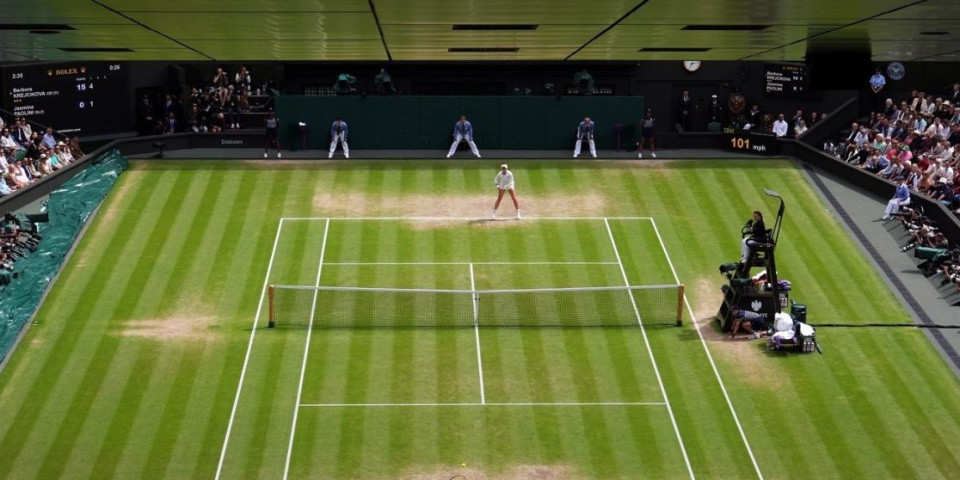 Muk! U sekundi je sve stalo: O ovom gestu prvog reketa sveta priča ceo Vimbldon (FOTO)