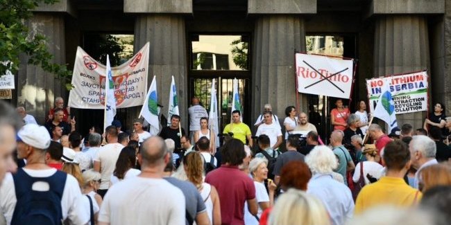 Lažni ekolozi prete ratom! Nakon odbijanja predloga o izmeni Zakona o rudarenju spremni su na sve?! (FOTO)