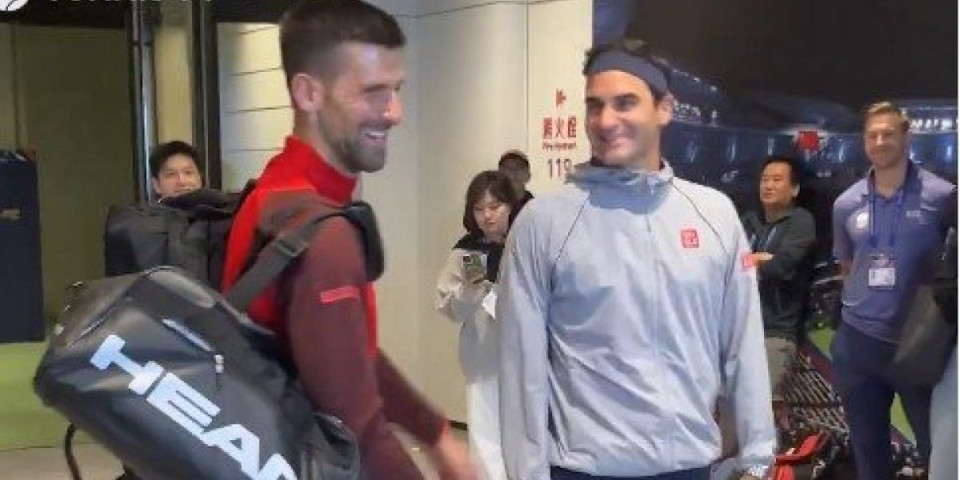 Đoković i Federer se sreli u hodniku! Novak "pecnuo" velikog rivala - hit snimak kruži društvenim mrežama! (VIDEO)