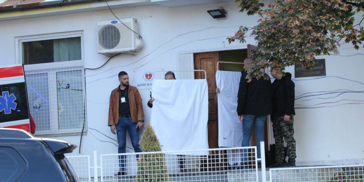 Izvođenje dečaka ubice iz Klinike  za neurologiju i psihijatriju za decu i omladinu