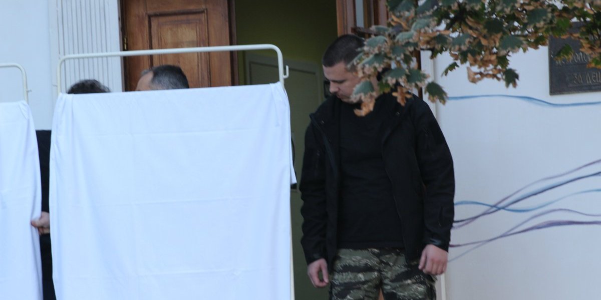 Izvođenje dečaka ubice iz Klinike  za neurologiju i psihijatriju za decu i omladinu