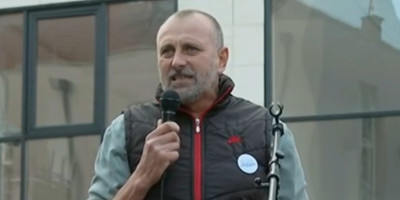 Danas je u Osnovnom sudu u Loznici pred sudijom Dragicom Reljić održano ročište to tužbi blokadera Zlatka Kokanovića protiv gradonačelnice Loznice Dragane Lukić.