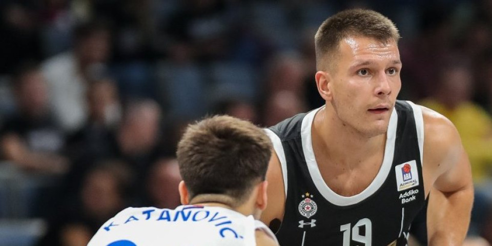 Navijači dočekali Lakića u Zadru: Ne vraćaj se, bolji je Partizan! (VIDEO)